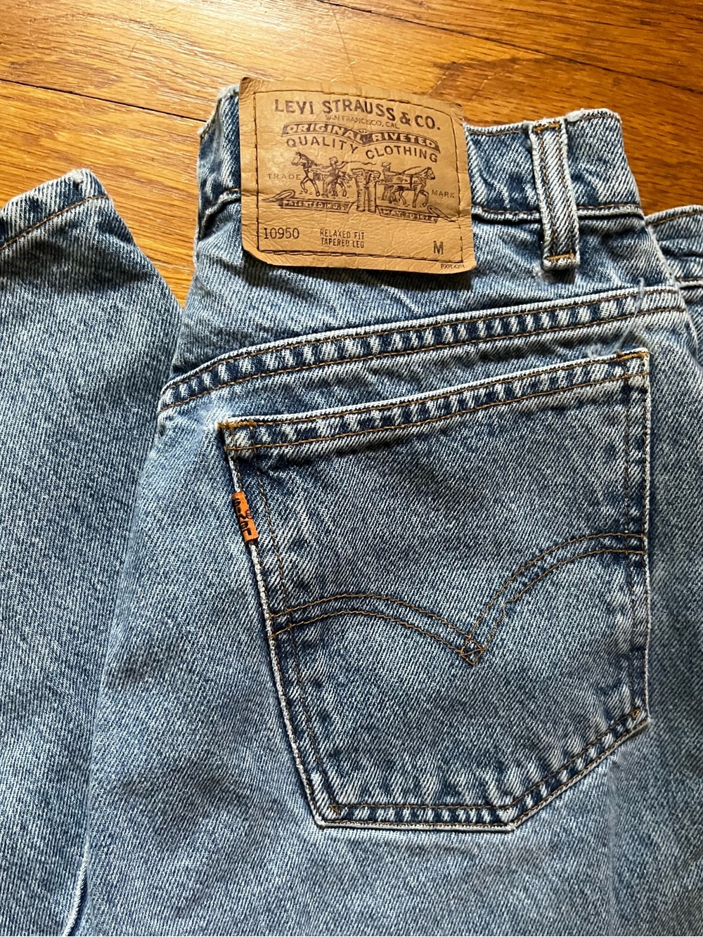 Levi's 950 Women's Light Blue Relaxed Fit Jeans